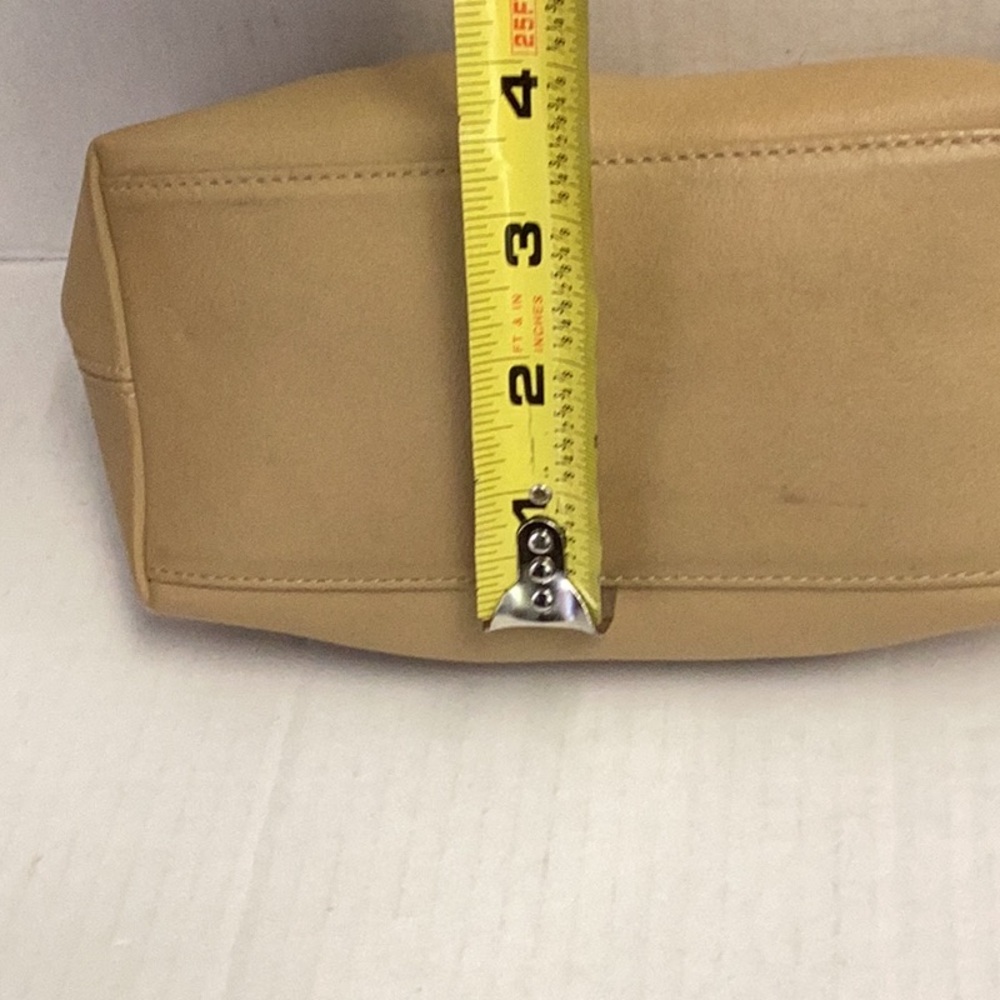 Coach Beige and Cream Leather Shoulder Bag - Picture 16 of 16
